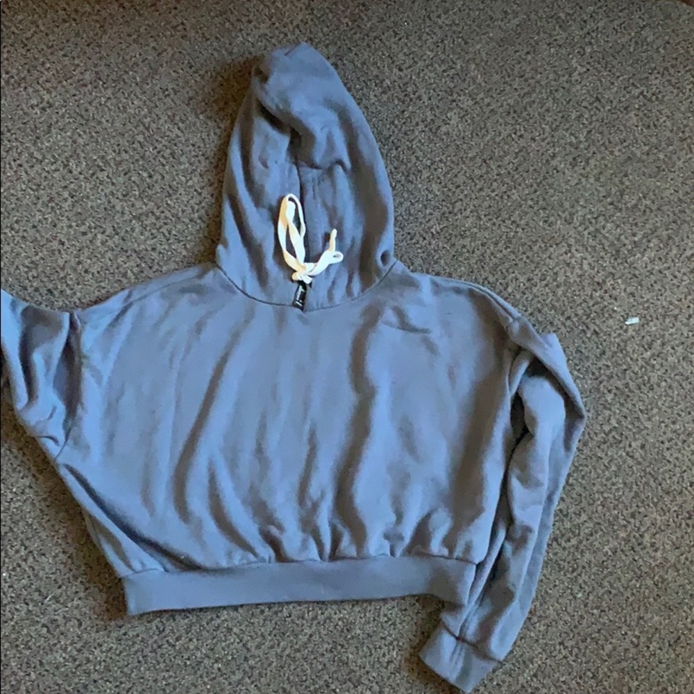 CROPPED HOODIE